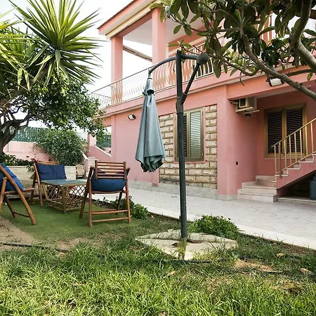 La Rosa Del Deserto Bed & Breakfast *